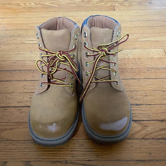 Boy’s Eddie Bauer Worker Boot, size 2 - Picture 1 of 5